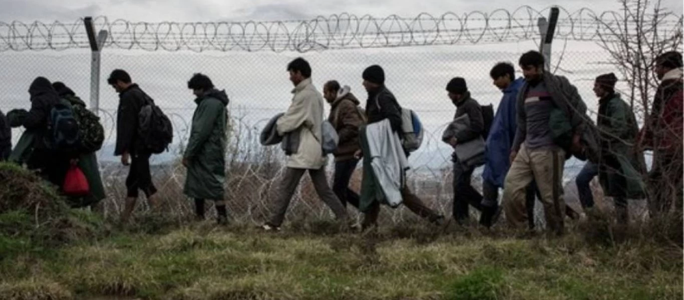 Βίντεο από τον ανοχύρωτο Εβρο: Μάζες αλλοδαπών περνούν τα «σύνορα» από Τουρκία & κλείνουν οδικές αρτηρίες